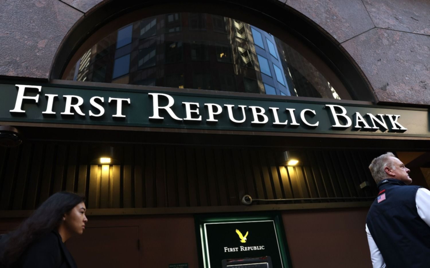 Tras la quiebra de otro banco por la crisis de EE UU, JPMorgan compró los activos