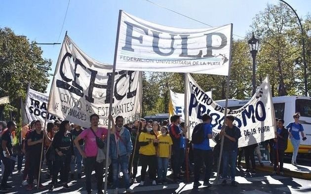 La Federación Universitaria de La Plata anunció una marcha: “Que el boleto no nos cueste la carrera” 