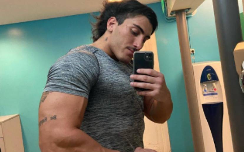 Filtraron un video íntimo del ex GH Tomás Holder y las redes no lo perdonaron: cuáles fueron los mejores memes