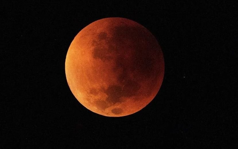 Eclipse lunar este 5 de mayo dónde y cómo se puede ver, y a qué hora