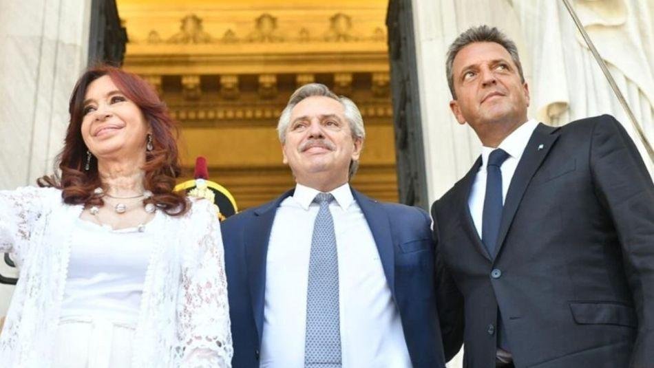 Las versiones de Cristina candidata, la economía que aprieta y la idea del té para tres