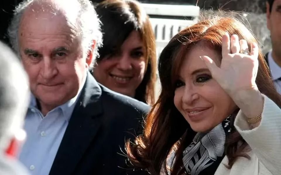 Versiones de Cristina candidata: habló uno de los más cercanos a la vicepresidenta