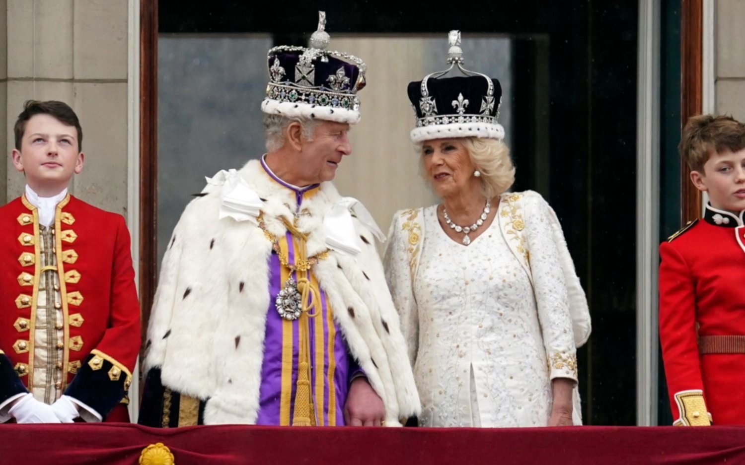 Una histórica ceremonia y nueva era para la monarquía: Carlos III y Camila fueron coronados reyes