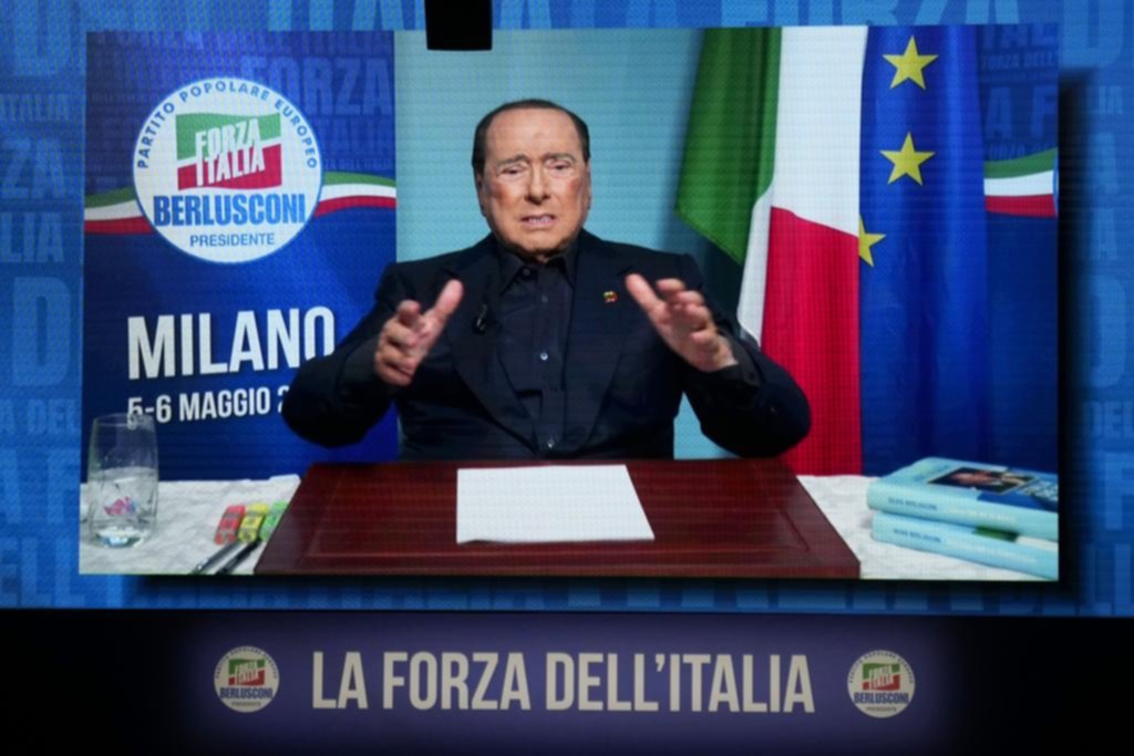 Desde el hospital, Berlusconi criticó al “imperialismo” de China