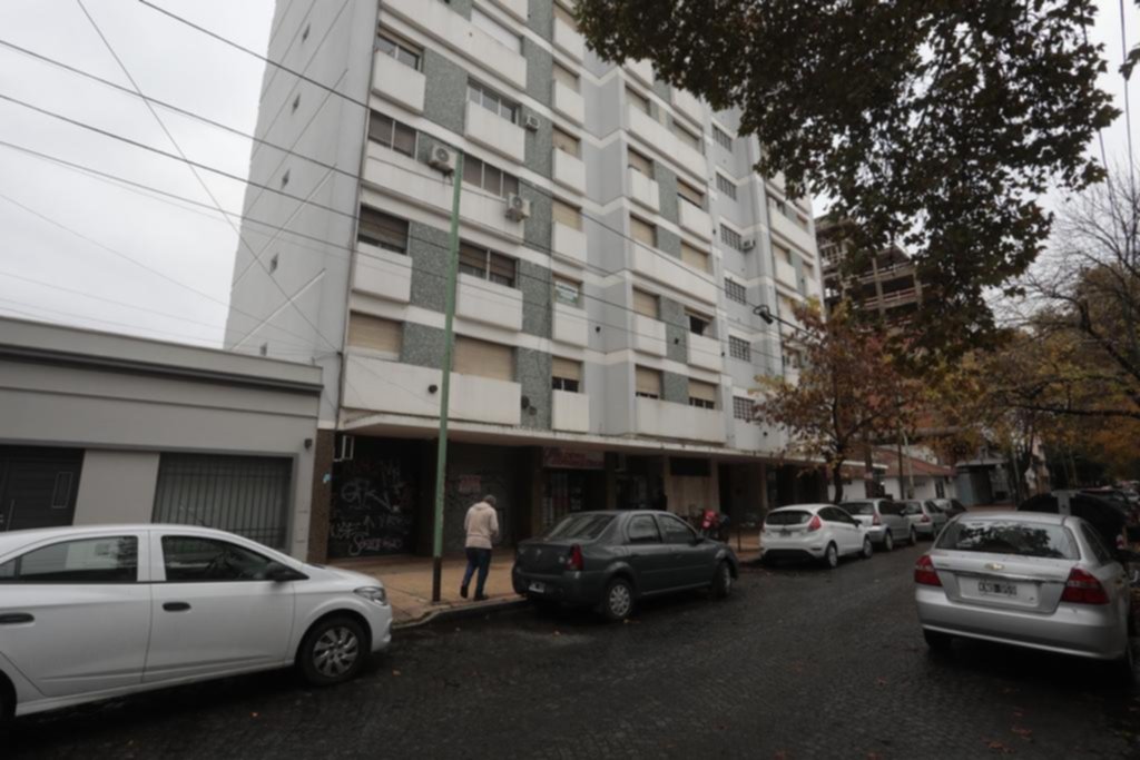 Violenta entradera en 9 y 42: ataron a un joven de pies y manos