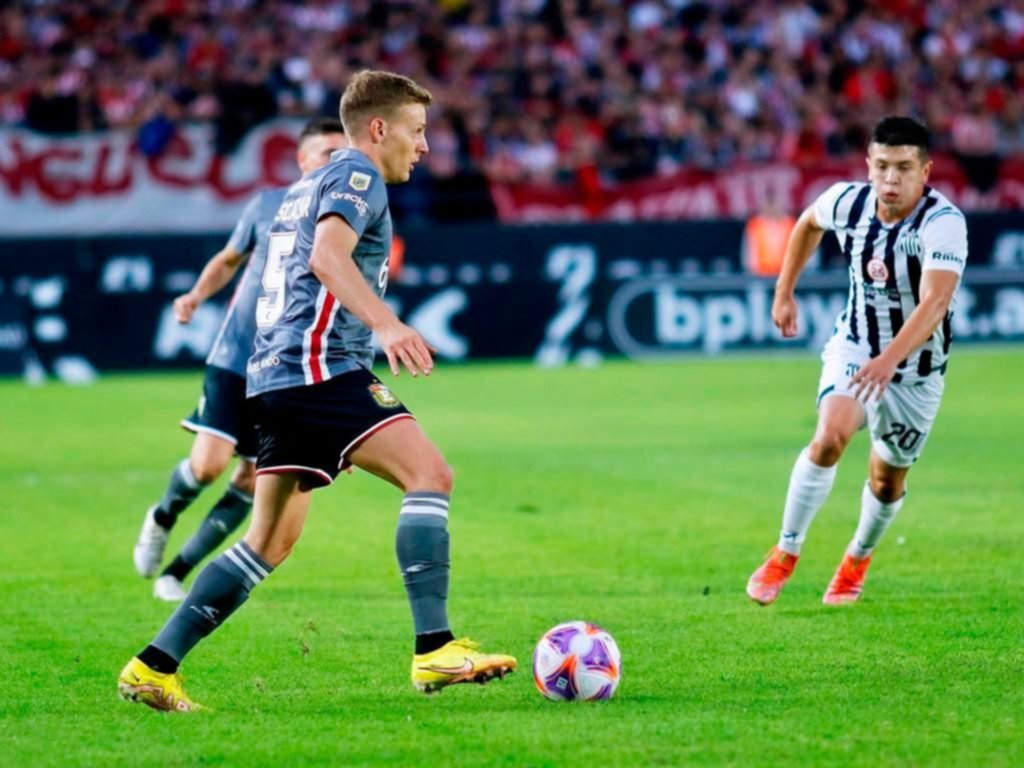 Estudiantes se mide con Vélez buscando un nuevo triunfo