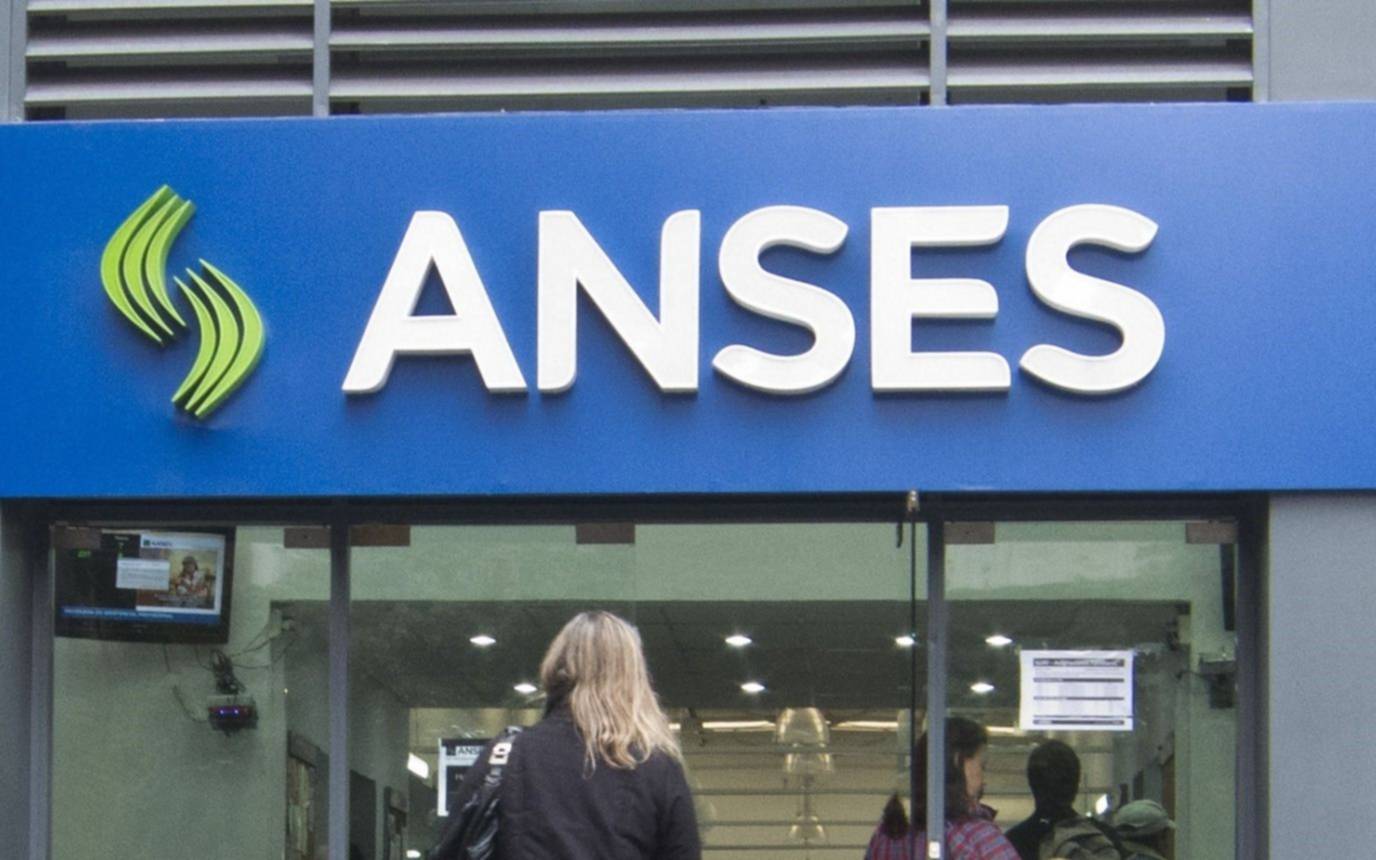 ANSES cuándo cobro: jubilaciones, AUH, SUAF y otras prestaciones, para el miércoles 10 de mayo