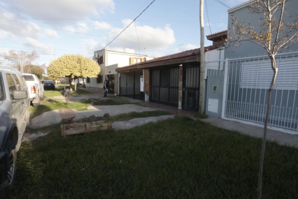 Amenazas, golpes y simulacro de amputación en otro robo millonario en La Plata