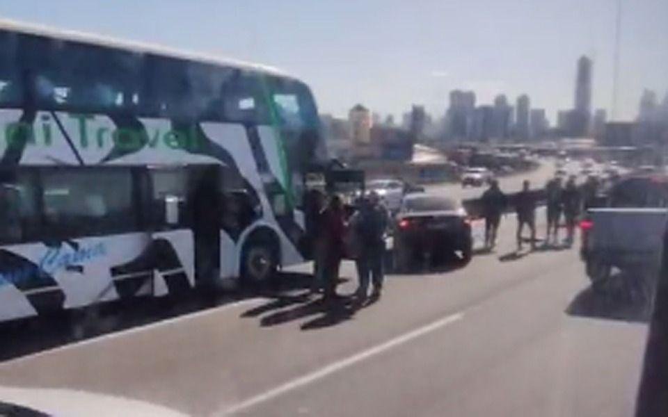 Caos cada vez más seguido y bronca en la Autopista