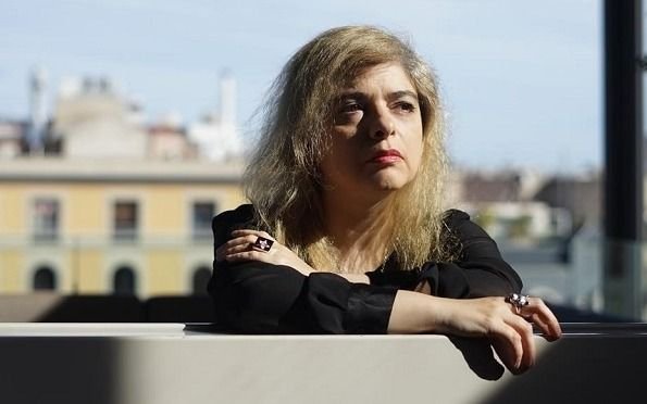 La UNLP le entrega a la escritora Mariana Enríquez el título de Graduada Ilustre