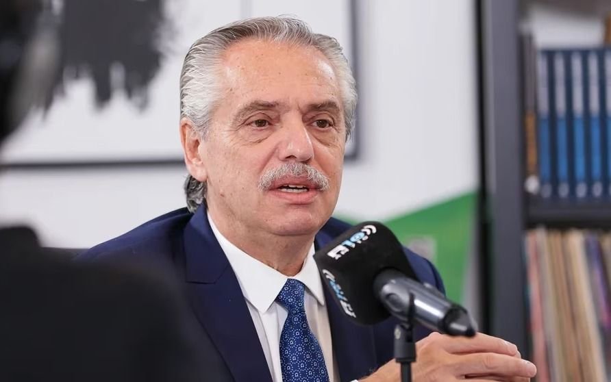 Alberto Fernández se diferenció de Massa, insistió con ir a las PASO y habló de "inflación psicológica"