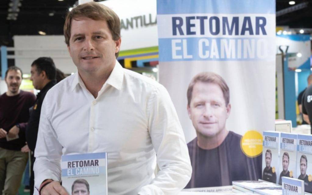 Campbell presentó su tercer libro en la feria del libro