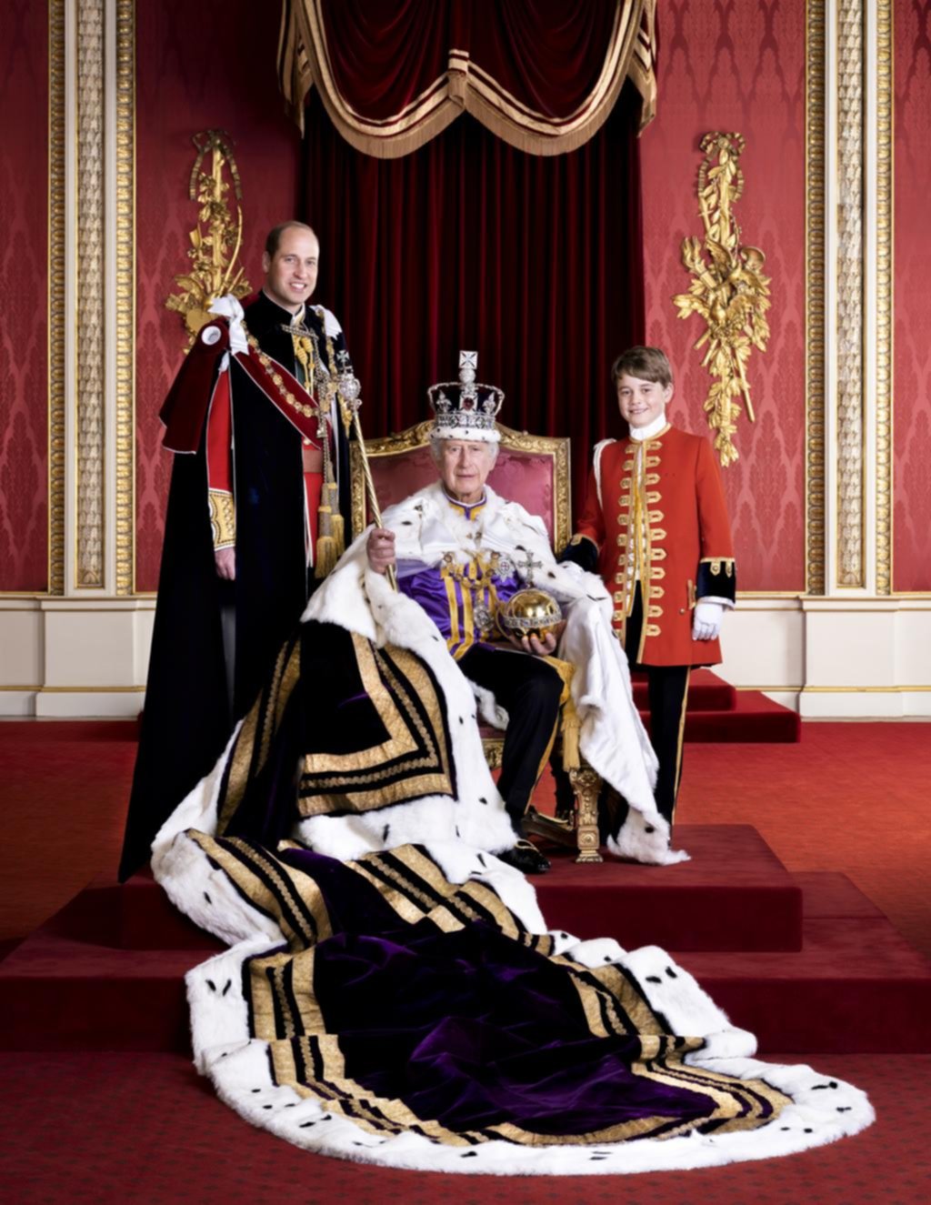 La Casa Real británica publicó una nueva foto oficial de Carlos III y sus herederos
