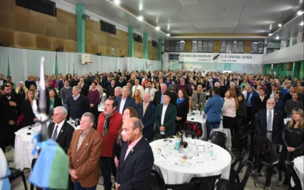Clubes y entidades de barrio en su festejo anual