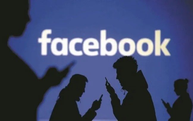 Una insólita falla de Facebook provocó que varios usuarios recibieran solicitudes de amistad en sus perfiles