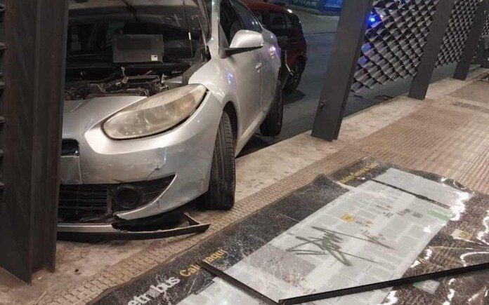 Choque en Avenida Calchaquí en Quilmes Oeste