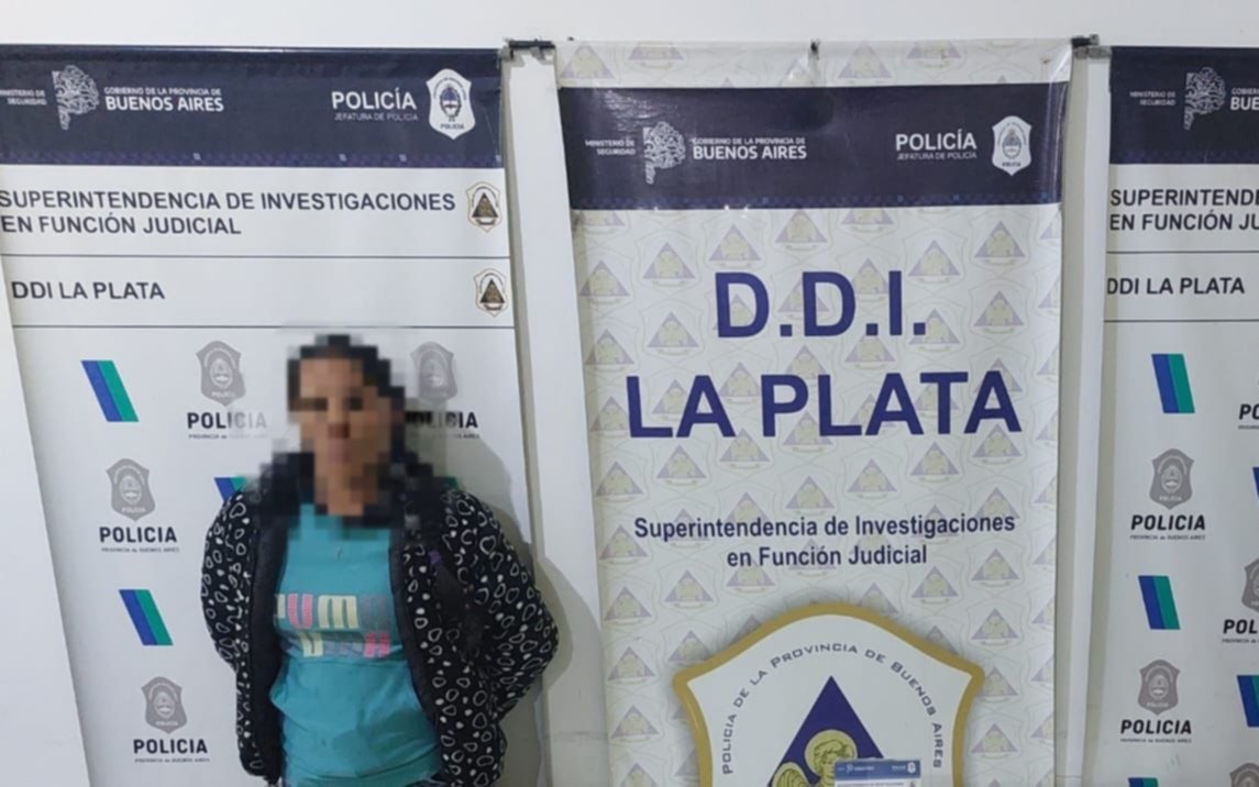 Mujer detenida por abusar y someter a su hija de 13 años