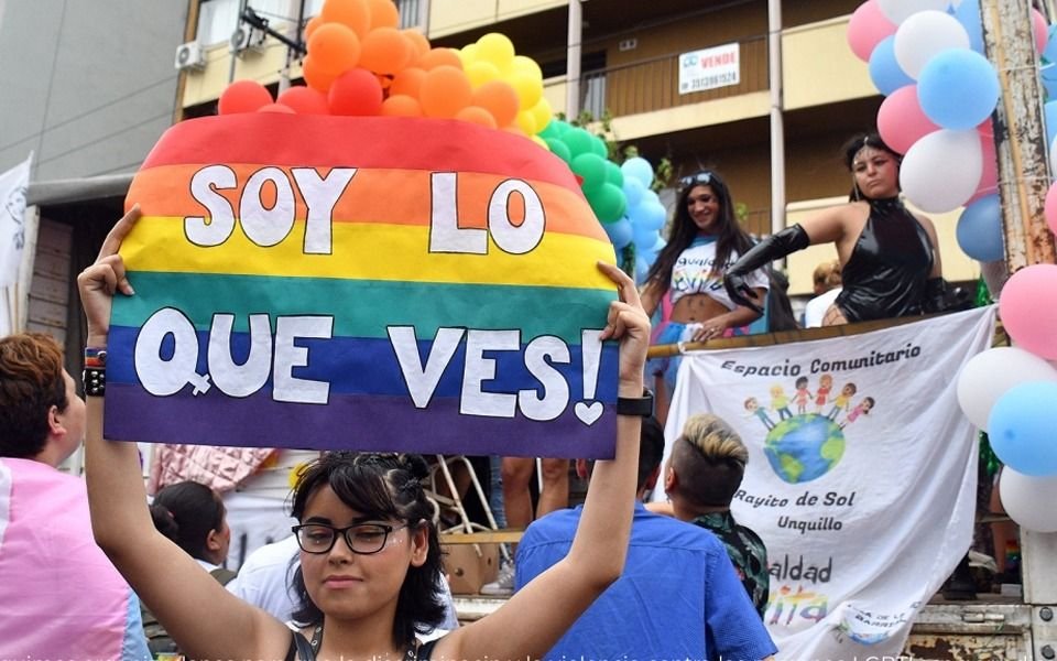 Por qué el 17 de mayo es el Día Internacional contra la Homofobia, la Transfobia y la Bifobia