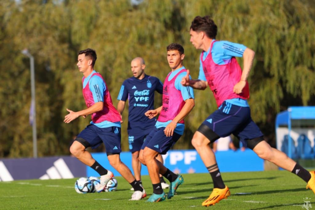 La Selección entrena y luego viaja a Santiago