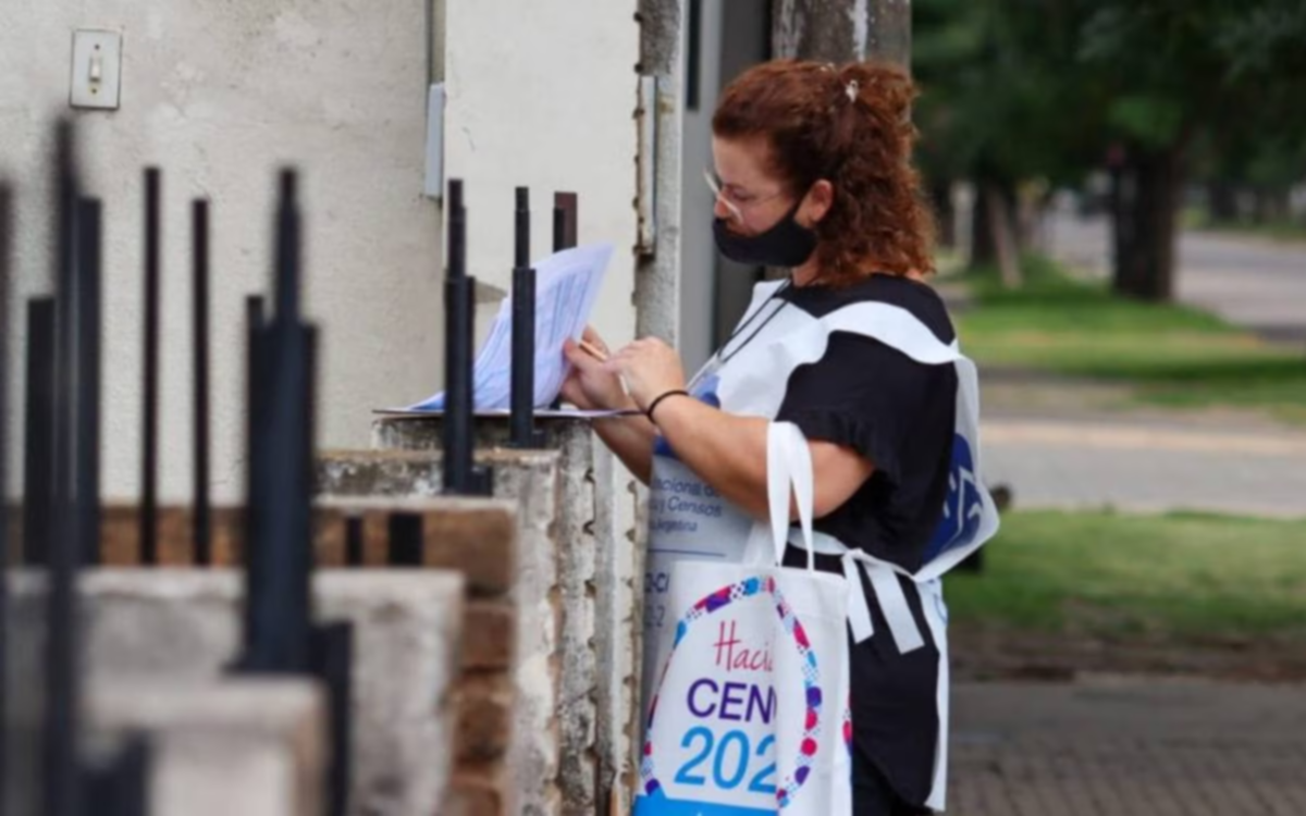 Censo 2022: una de cada tres familias no tiene casa propia