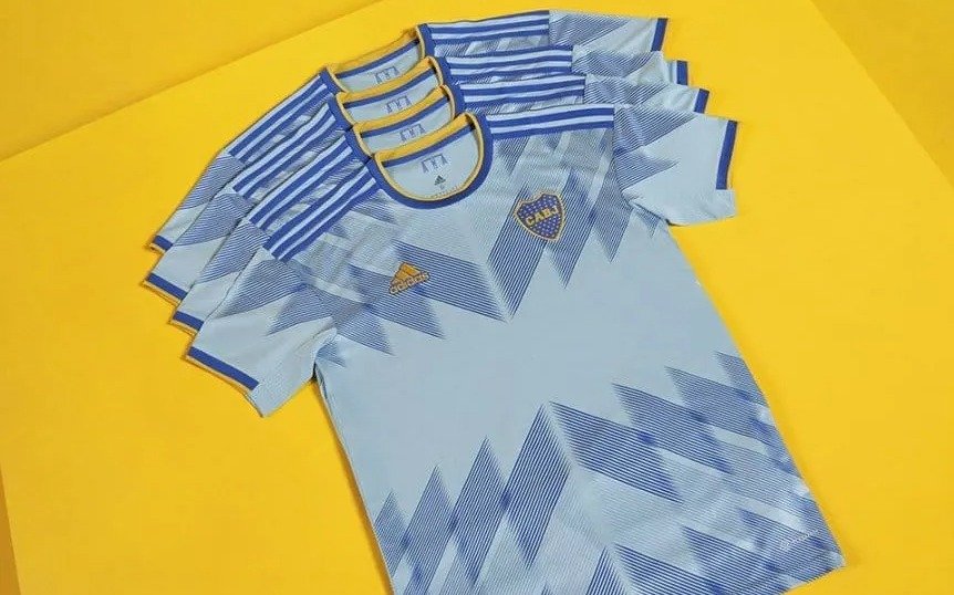 Boca presentó su nueva camiseta: cuánto estará y con qué equipo la estrenará