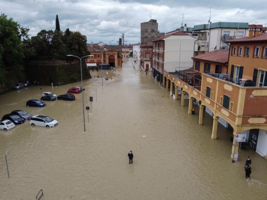 Agua, barro y desolación en el norte de Italia tras las inundaciones