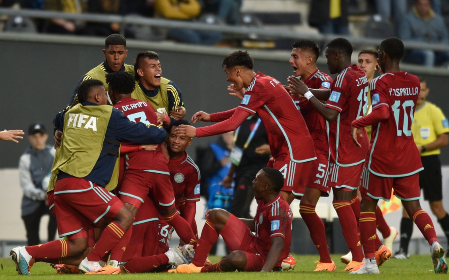 Colombia se lo dio vuelta a Israel sobre el final en La Plata