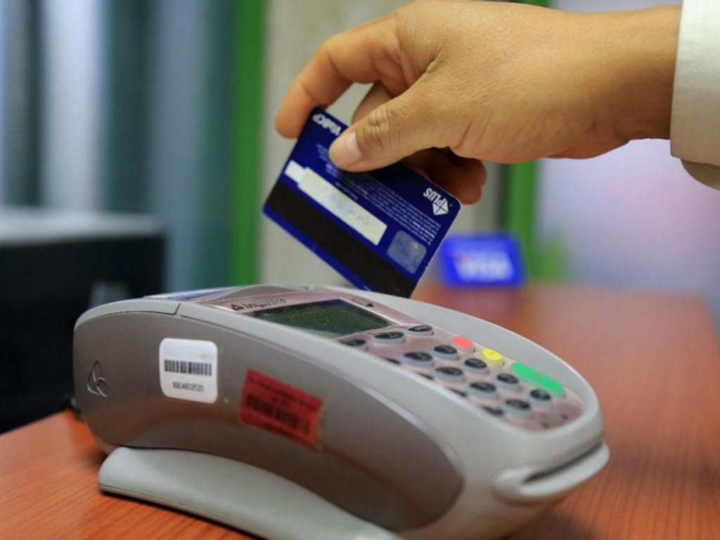 Con foco en las tarjetas, se vienen más medidas contra la inflación y para reactivar el consumo