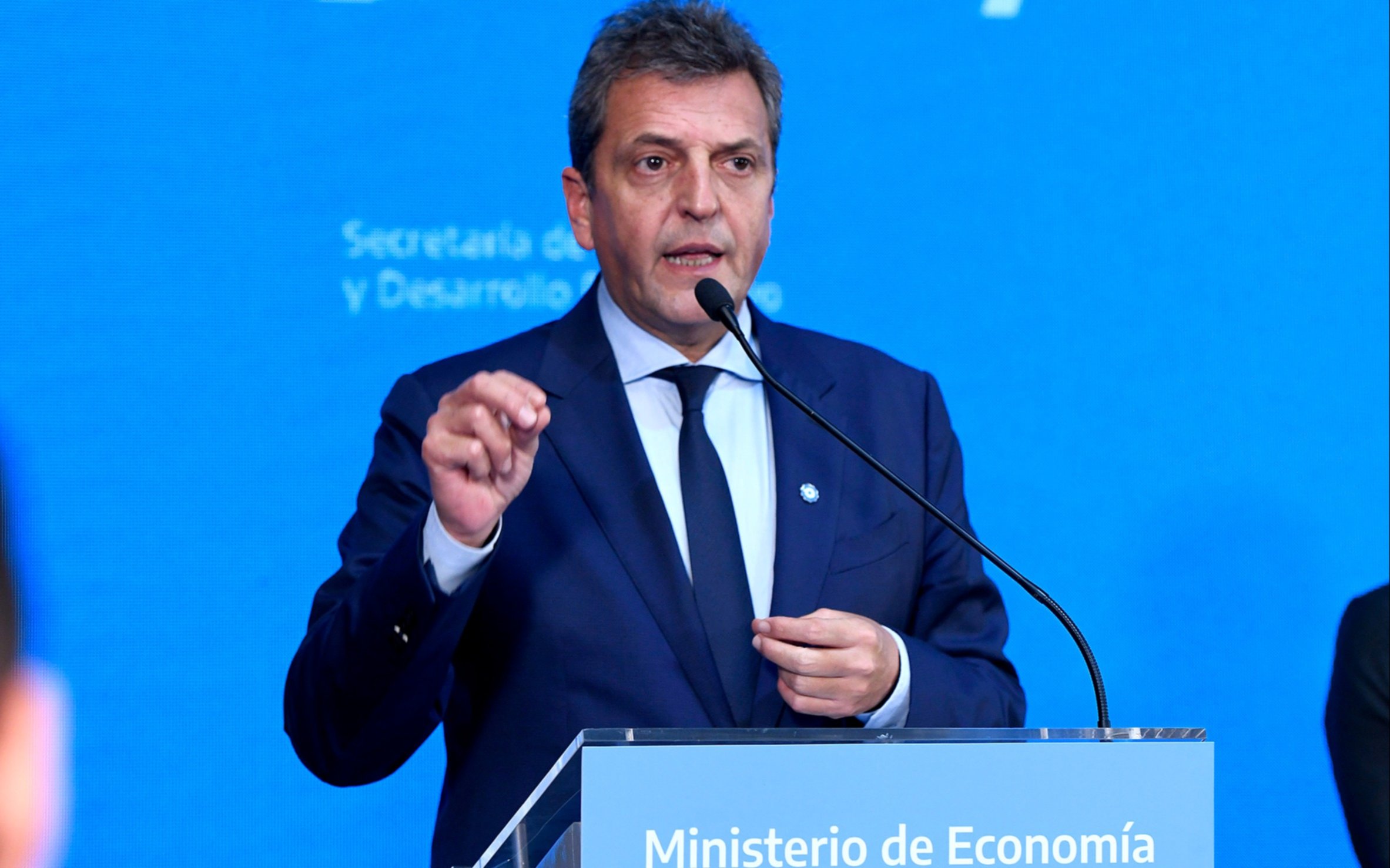 Massa anunció las medidas para sostener el consumo y aumentar la inversión