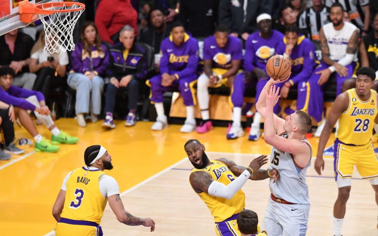 Jokic y "la ciudad de una milla de altura" acarician el cielo de la NBA