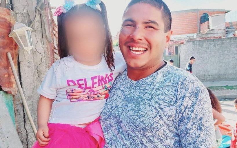 Hallan sin vida el cuerpo de un joven con discapacidad en Bernal Oeste