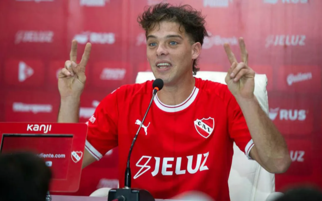 Azzaro cruzó a Maratea y el influencer lo destrozó: “Estaba con la mujer de un periodista”