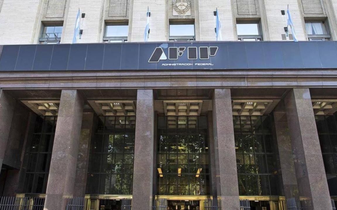 La AFIP intima a contribuyentes que compraron dólar MEP