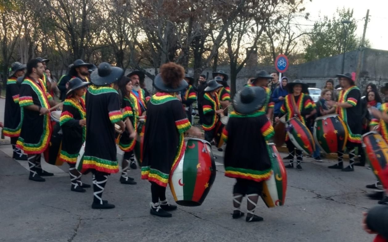 Tolosa volvió a vibrar con el tradicional candombe del 25