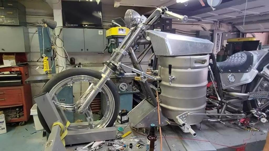 La moto que se “alimenta” a cerveza y puede alcanzar una velocidad de hasta 240 km/h