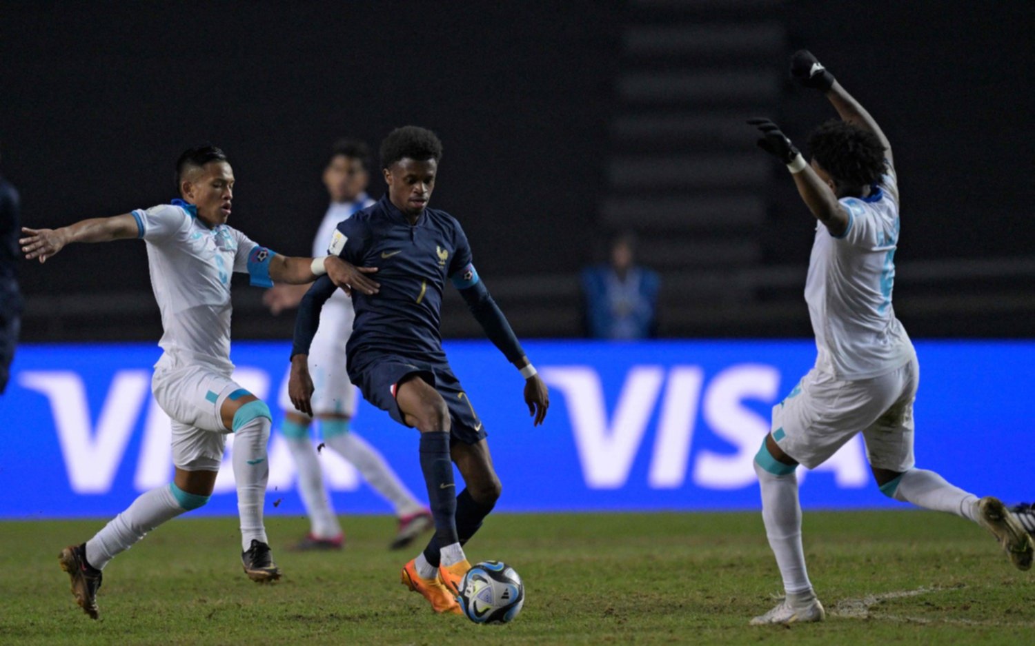 Francia le ganó a Honduras en La Plata, pero no le alcanzó para clasificar