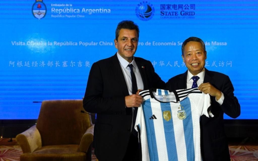 Massa cerró la llegada desde China de mil millones de dólares para reforzar las reservas