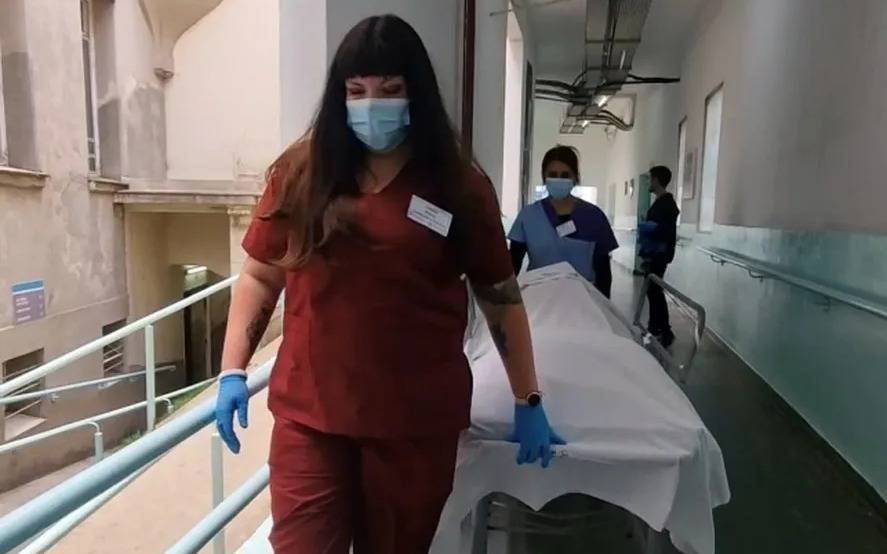 Quilmes:  primer equipo de camilleras en un hospital bonaerense