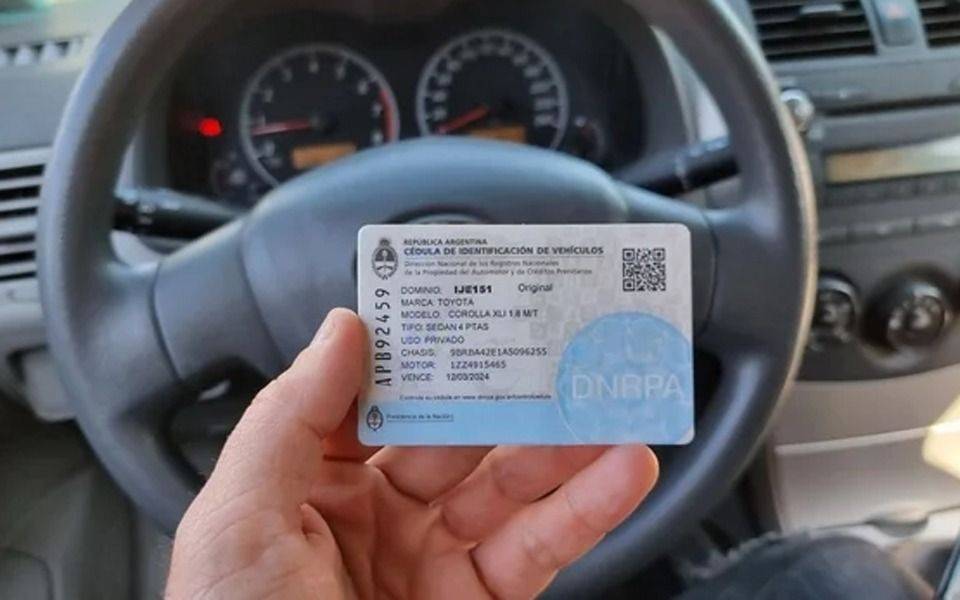 Fin de la cédula azul: qué cambia, qué pasa con la tarjeta verde y con qué documento se podrá circular en auto