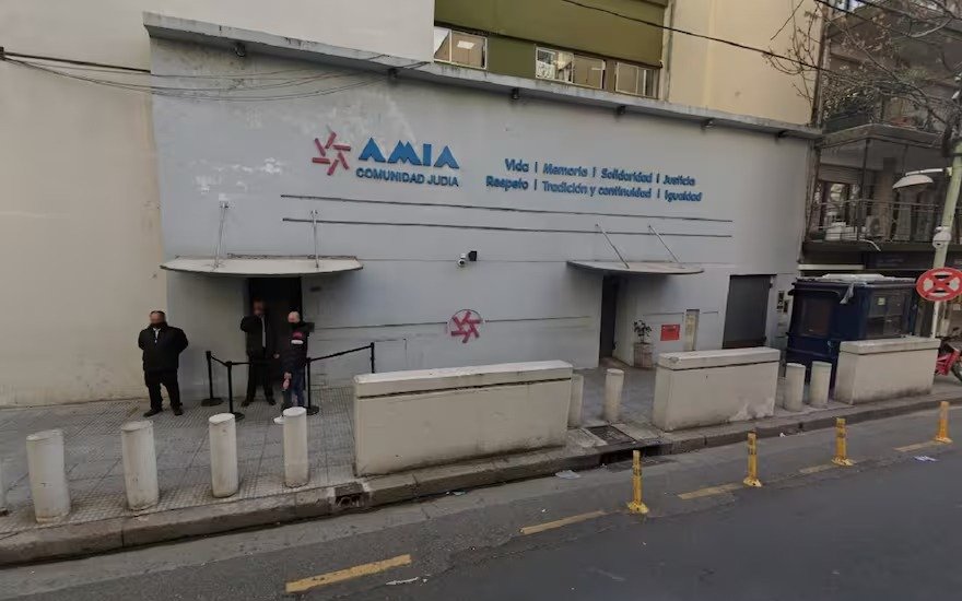 Amenaza de bomba en la sede de la AMIA: terminó la inspección con resultado negativo