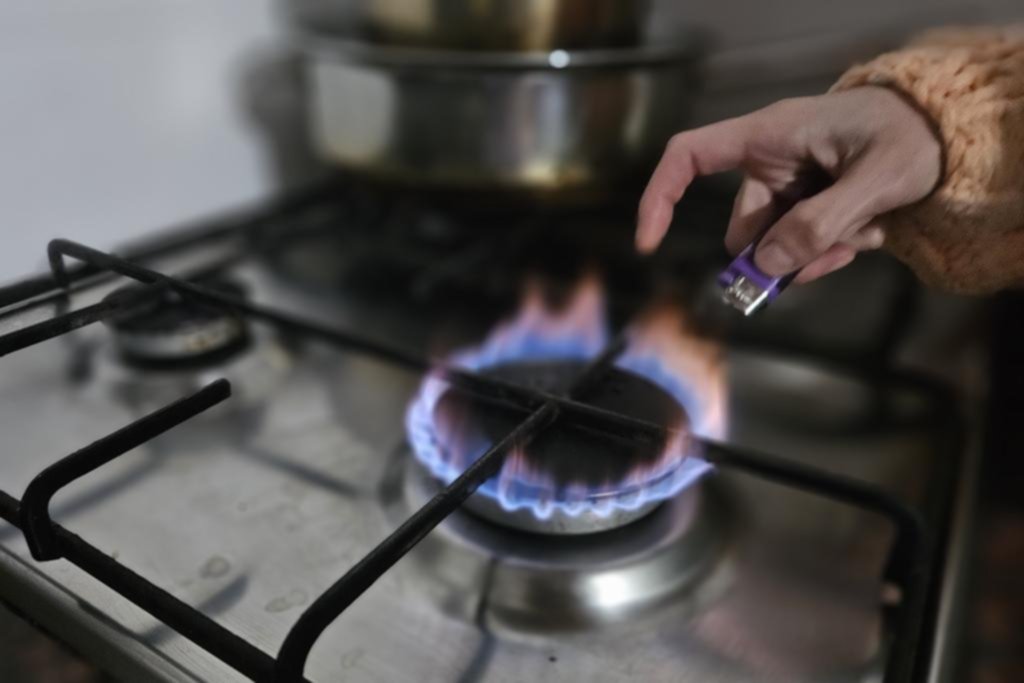 Gas: alejan una suba, pero se viene otra en hogares de hasta 500%