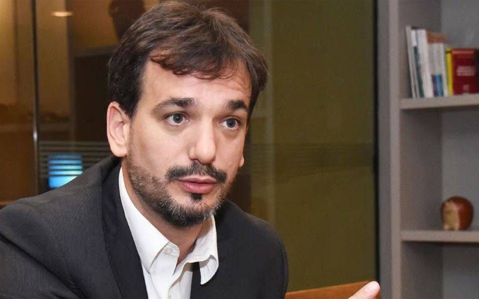 "En que te has convertido Daniel, digo Osvaldo"