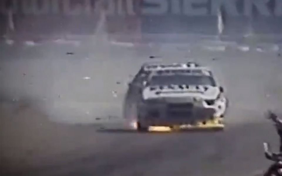 VIDEO. El día que el "Flaco" Traverso ganó una carrera con la coupe Fuego "en llamas de verdad"