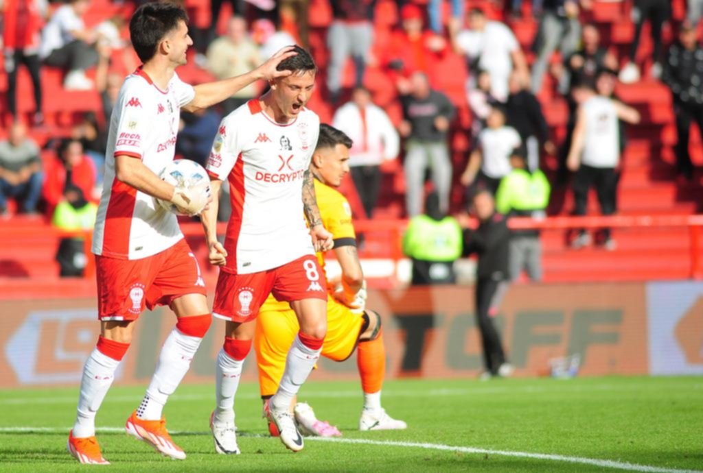 Huracán arrancó la Liga con el pie derecho