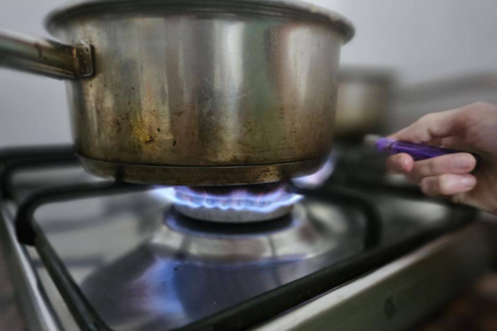 Aumento del gas en La Plata: cómo afrontar el frío sin gastar de más, según expertos