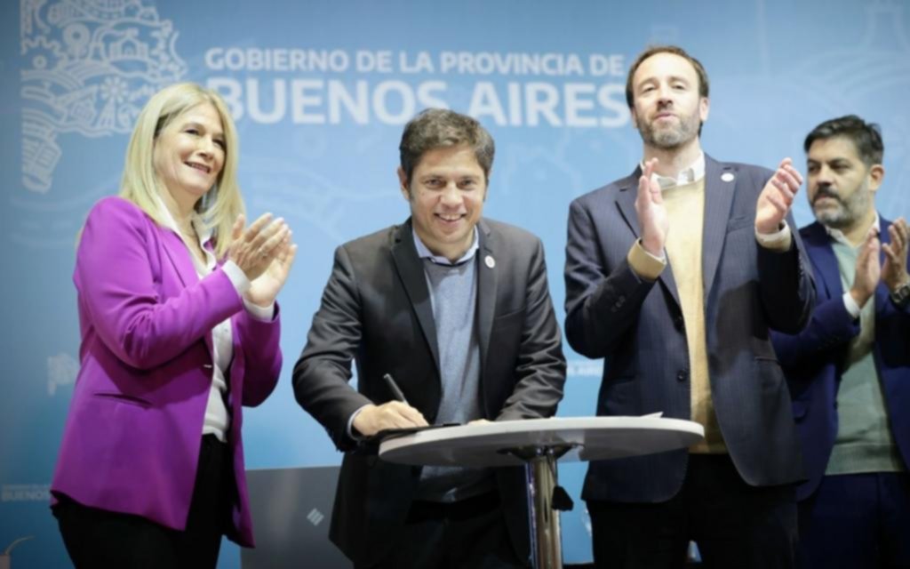 Kicillof invitó a intendentes del PJ y la UCR a reclamar contra Milei