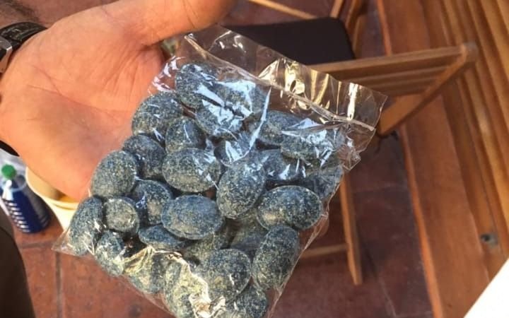 Advierten que venden raticida con forma de caramelos