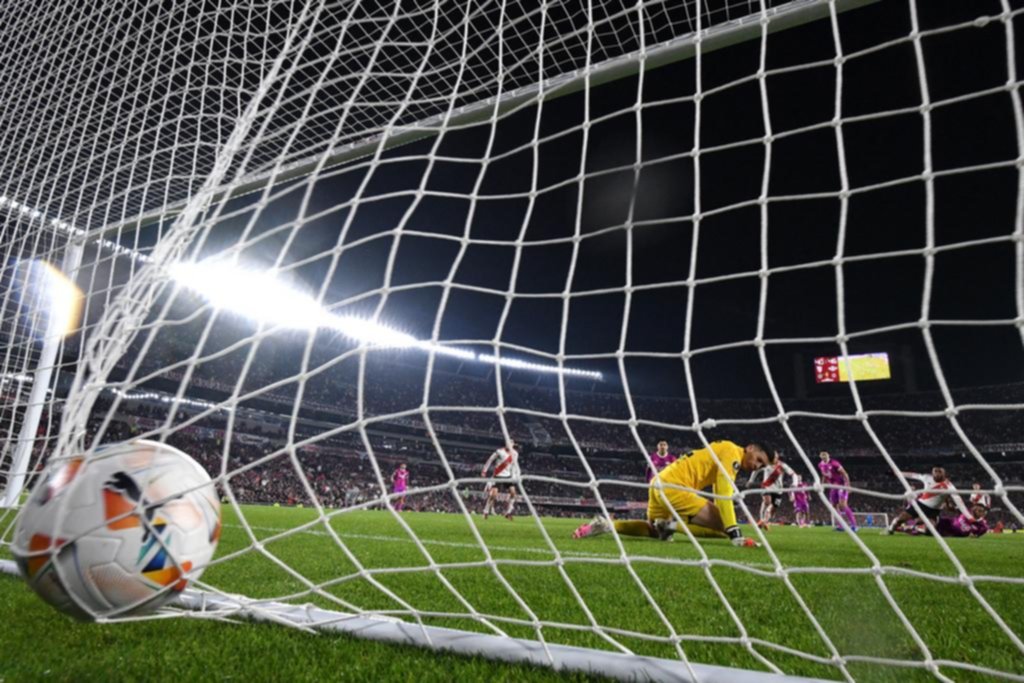 Festejo doble, River a Octavos y en el Mundial
