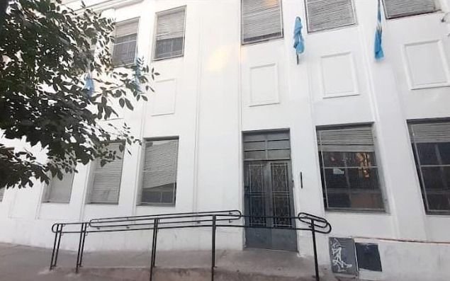 Con el frío llegaron las quejas y en La Plata hablan de la "escuela freezer": "No podemos estudiar"