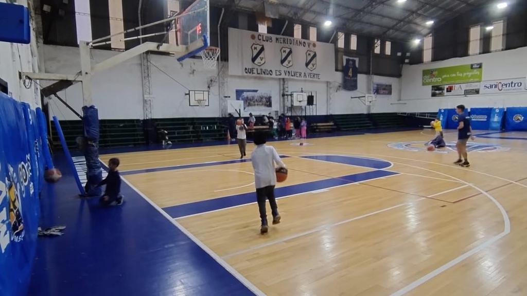 Por el tarifazo en la luz, cerca de un centenar de clubes pide auxilio